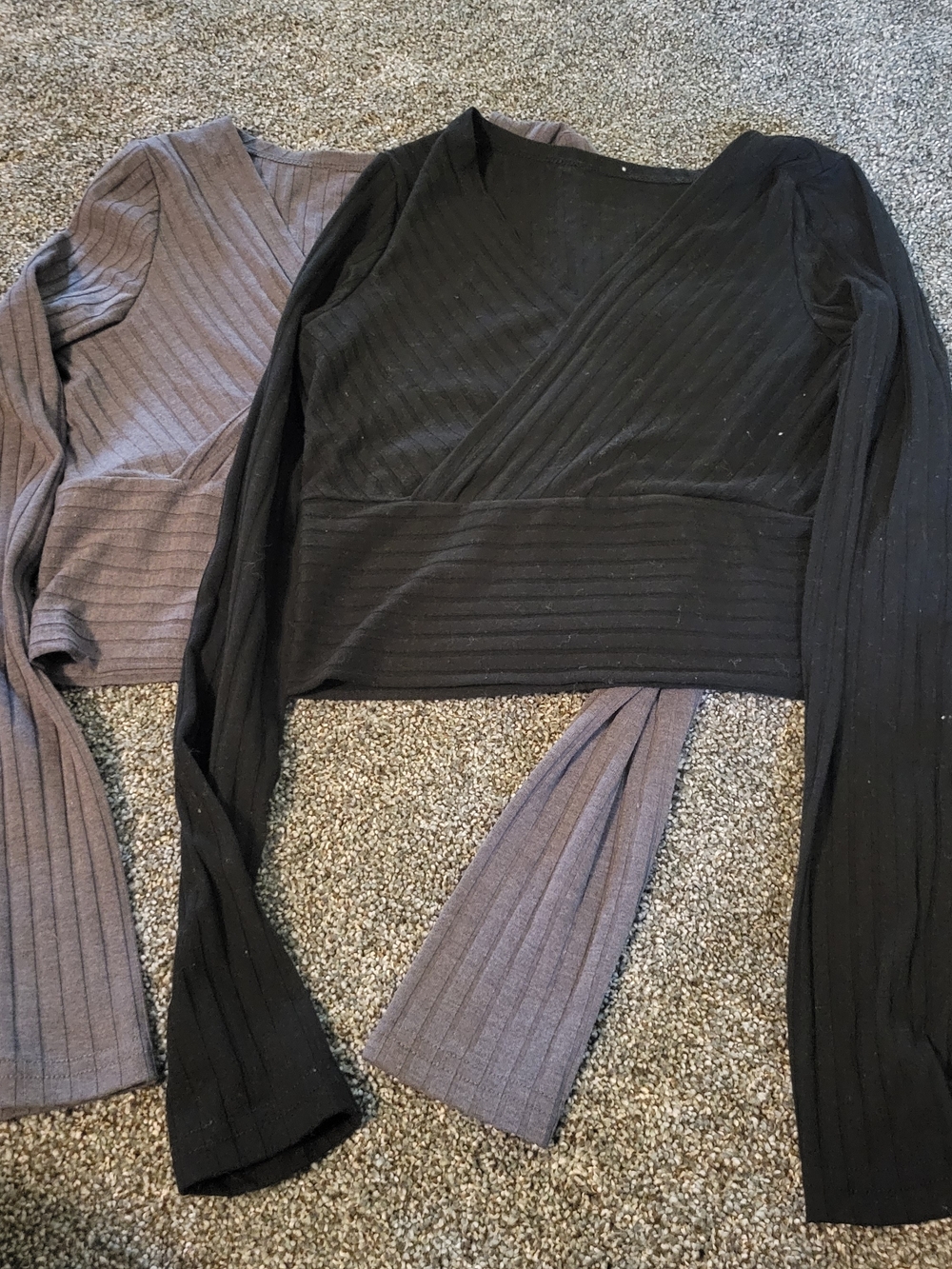 SHEIN Ribbed Wrap Long-Sleeve Crop Top - Black & Gray